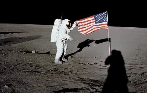 55 років забуття: що сталося з прапорами й предметами, залишеними людьми на Місяці