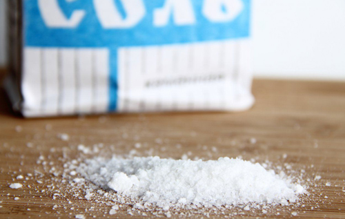Нужна не только для еды: четырежды четыре причины прикупить домой пару пачек соли