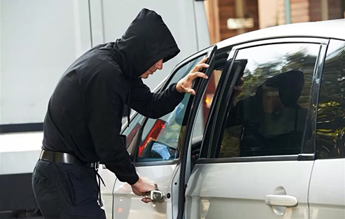 У Європі ліквідували злочинну групу, що крала люксові автомобілі для продажу в Дубаї