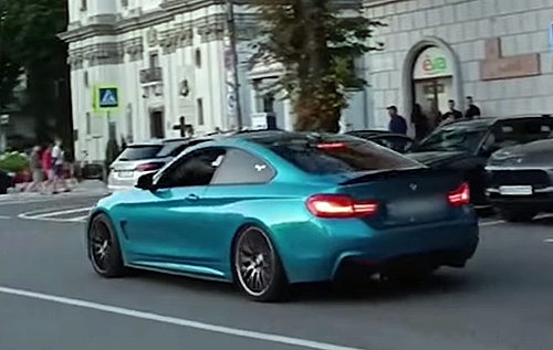 У Тернополі мажори на елітних авто лякали пішоходів на дорогах: свої "розваги" знімали на відео
