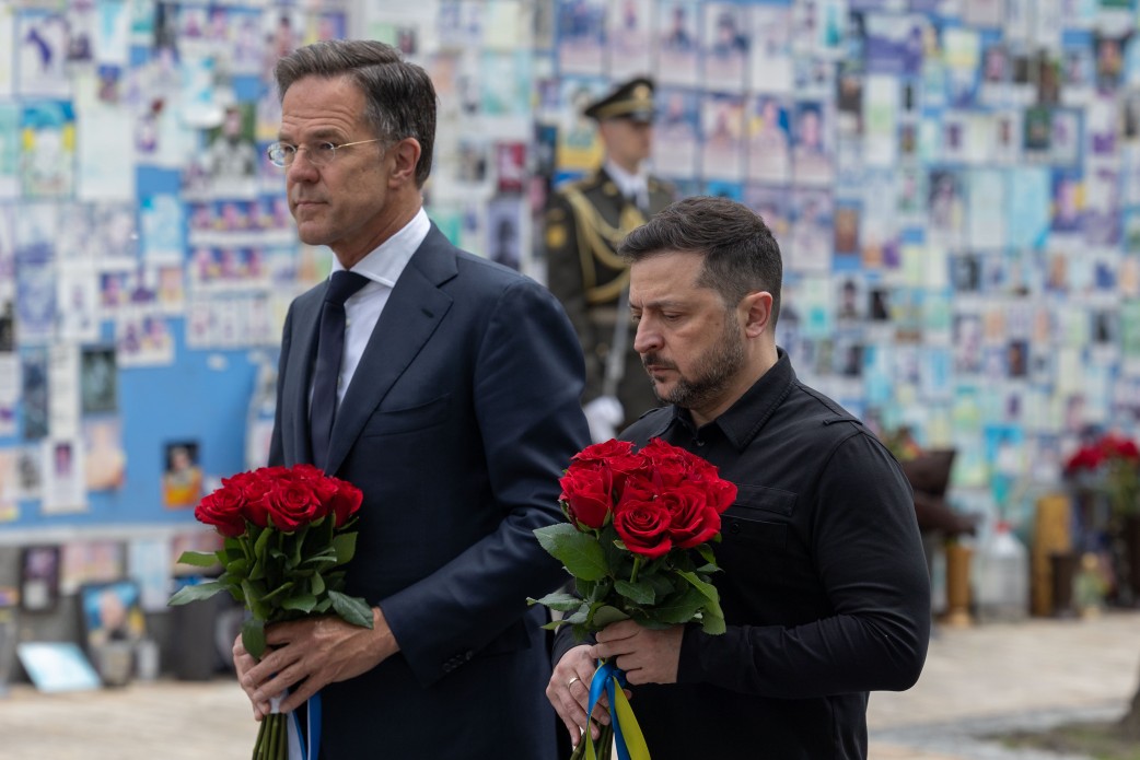 Президент України та представники Північноатлантичної ради НАТО вшанували пам’ять полеглих українських воїнів