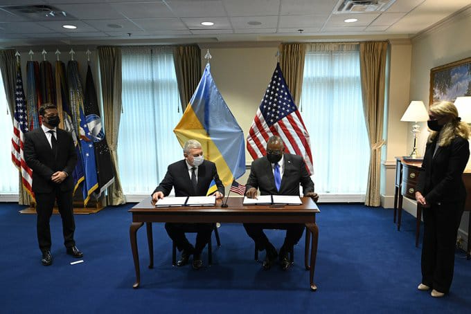 Рамкова угода щодо стратегічних основ оборонного партнерства зі США: шо ці домовленості означають для України