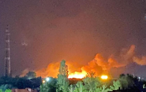 У Білгородській області РФ вночі було "гучно": лунали вибухи, виникла сильна пожежа