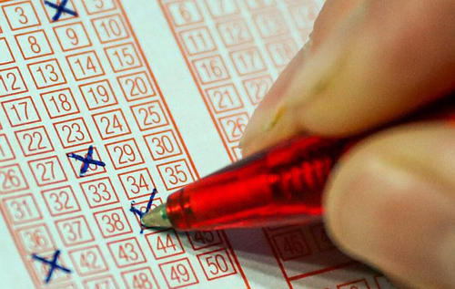 У США касирка вкрала лотерейний білет, який виграв три мільйони доларів