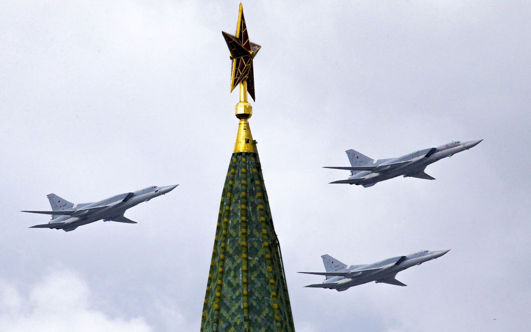Нідерландські винищувачі перехопили три російські військові літаки над Польщею — Reuters