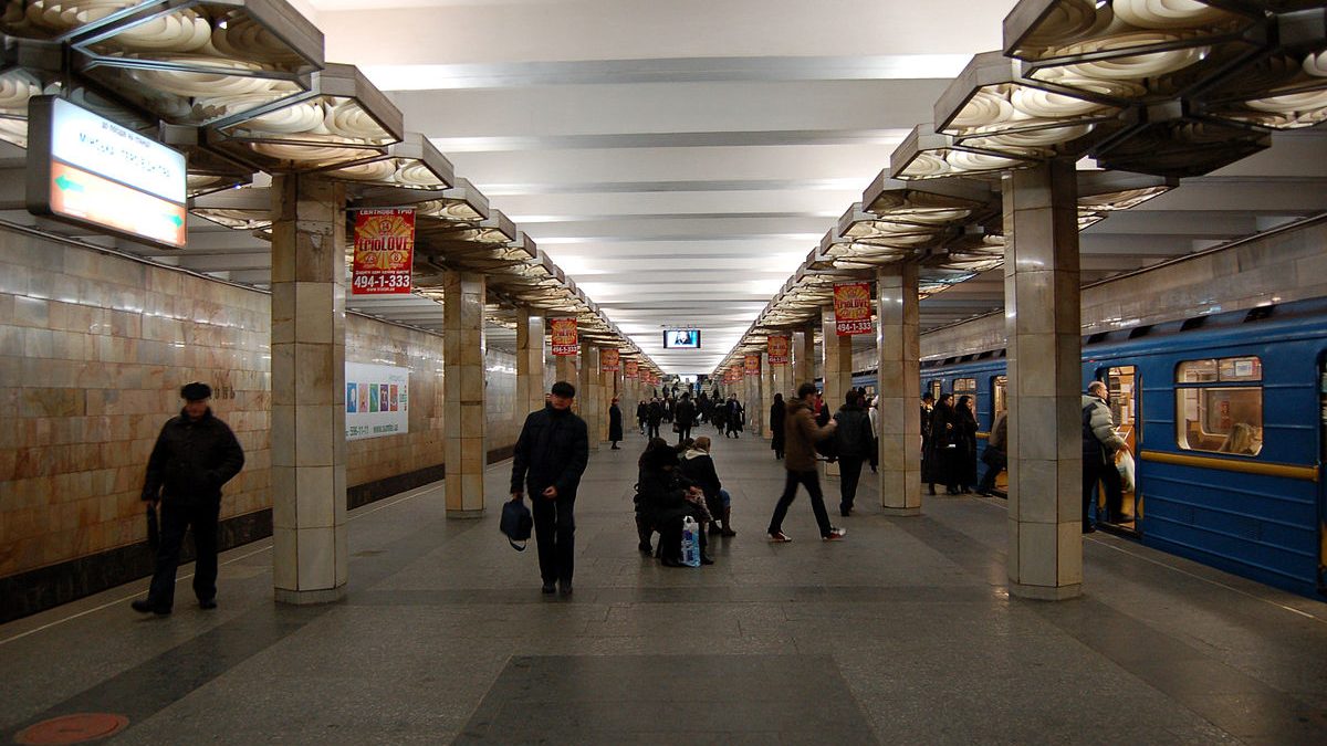 НП у столичній підземці: пасажири влаштували самосуд над кишеньковим крадієм