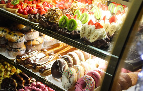 Дієтологиня розповіла про шкоду відмови від солодощів та інших "шкідливих" продуктів