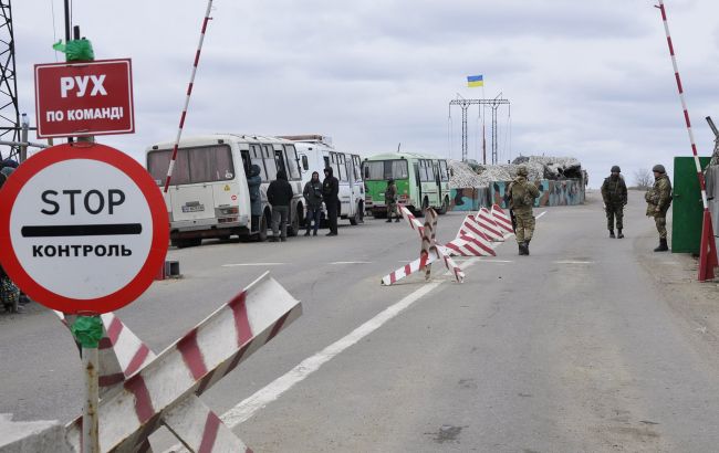 Україна відновила пропуск на всіх семи КПВВ на Донбасі, але людей майже немає