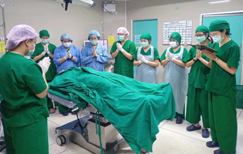 У Таїланді жінка віддала серце сина хворому пацієнту