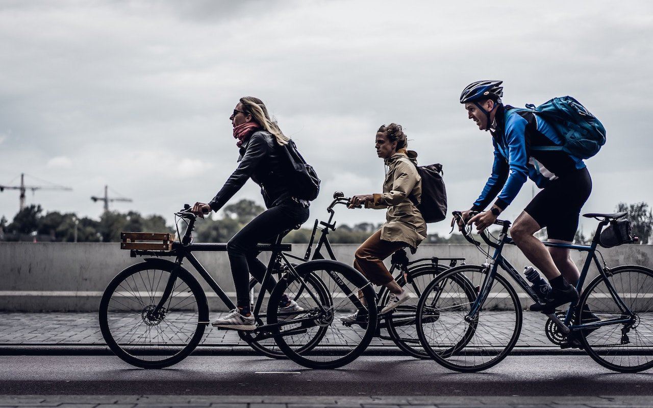 Велосипедистам дозволили їздити смугою громадського транспорту