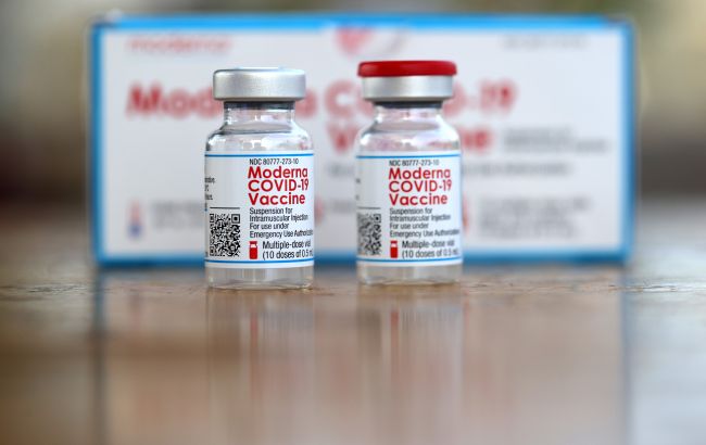 Новий штам Омікрон. У Moderna планують випустити оновлену вакцину від COVID-19 на початку 2022 року