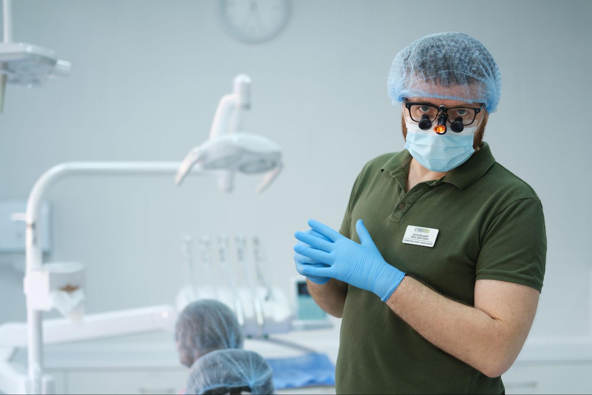 Чому лікування каналів під мікроскопом ефективніше за традиційні методи