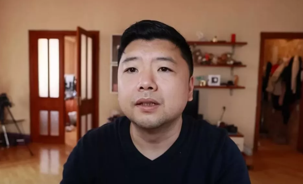 Китайського блогера, який знімав роботу ППО в Одесі, звільнили від ув’язнення. Він має проукраїнську позицію