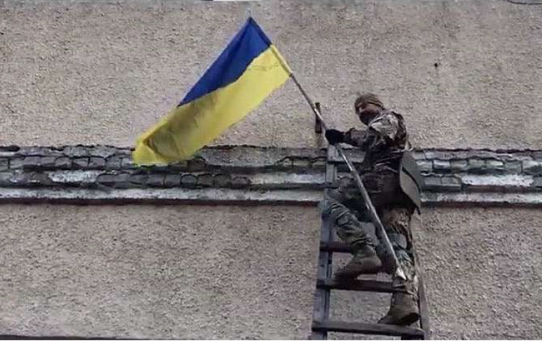 Українці розгублені, але готові стати під рушницю, аби захистити право бути собою
