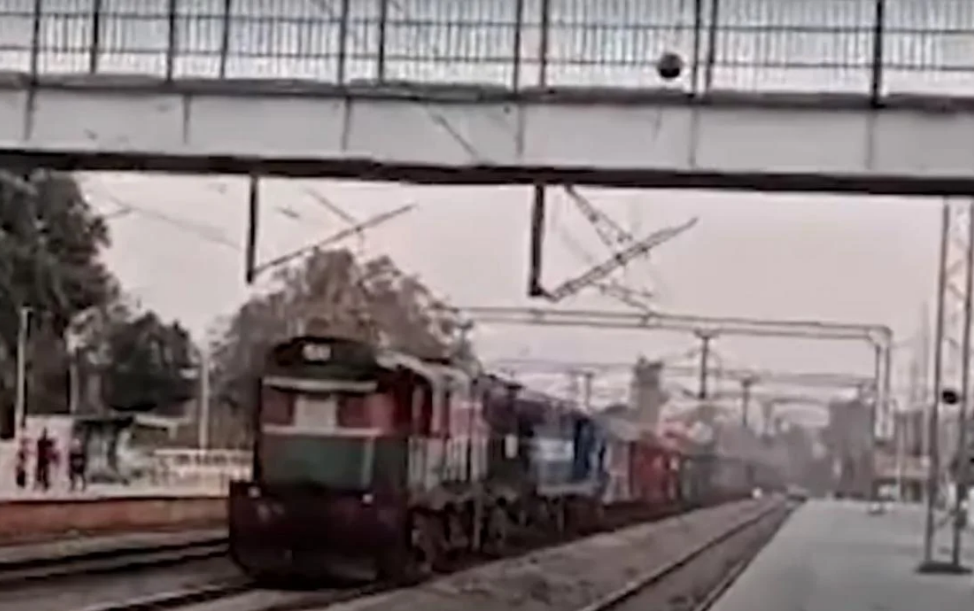 В Індії потяг "втік" від машиніста і проїхав 70 кілометрів. ВІДЕО