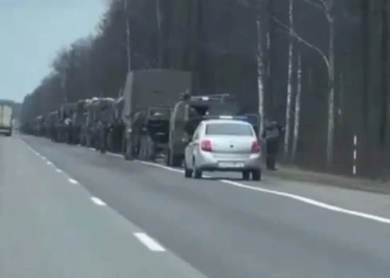 У Білорусі помітили ворожу колону, яка рухається до українського кордону. ВІДЕО