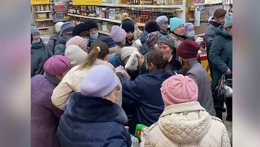Голодні бунти у "наддержаві": росіяни б'ються за цукор та сковорідки, а тампони шукають у спекулянтів