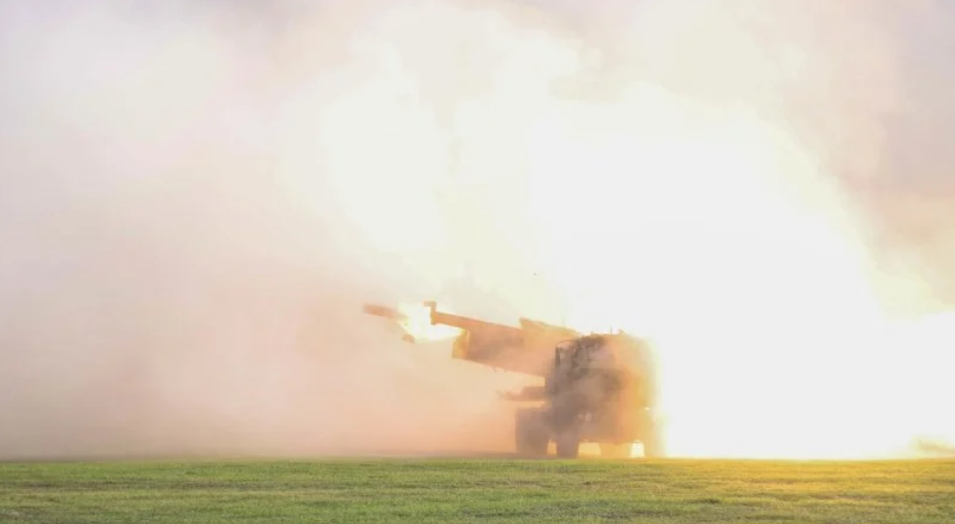 Перші залпи. З’явилося відео застосування українськими військовими ракетними системами HIMARS