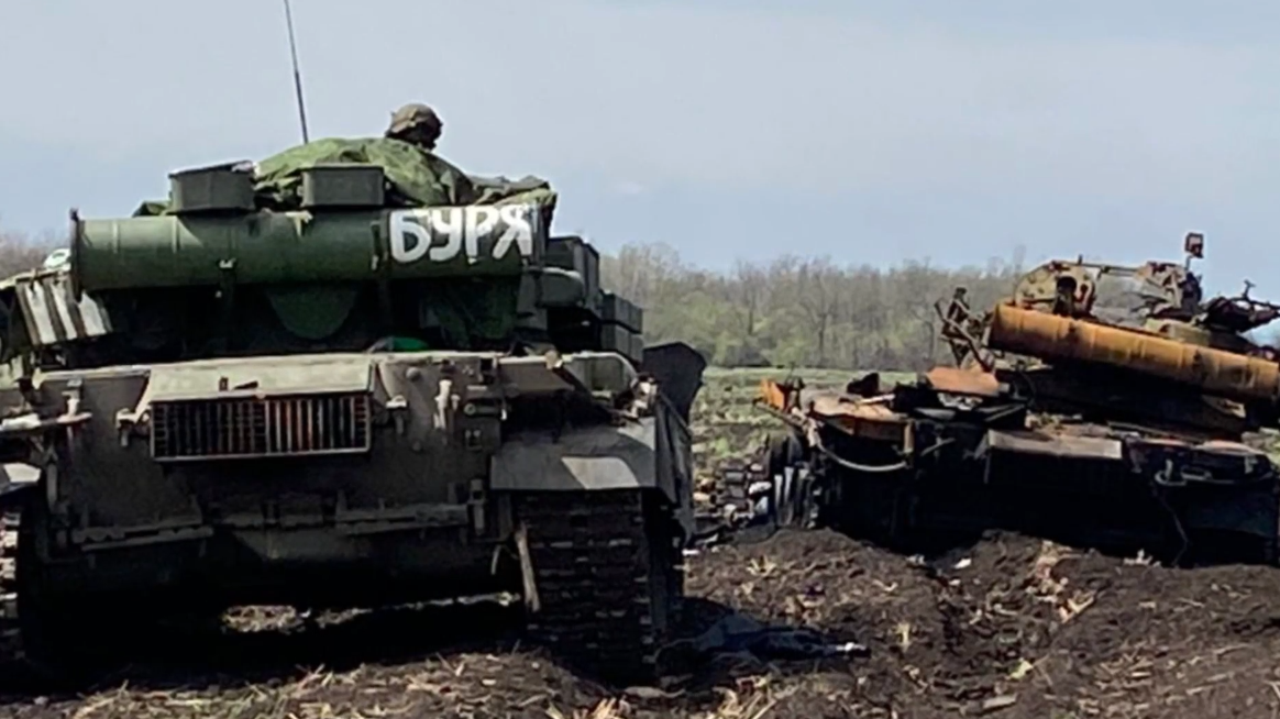 "Куди по копаному?": ЗСУ показали "прикре самогубство" російських танкістів. ВІДЕО