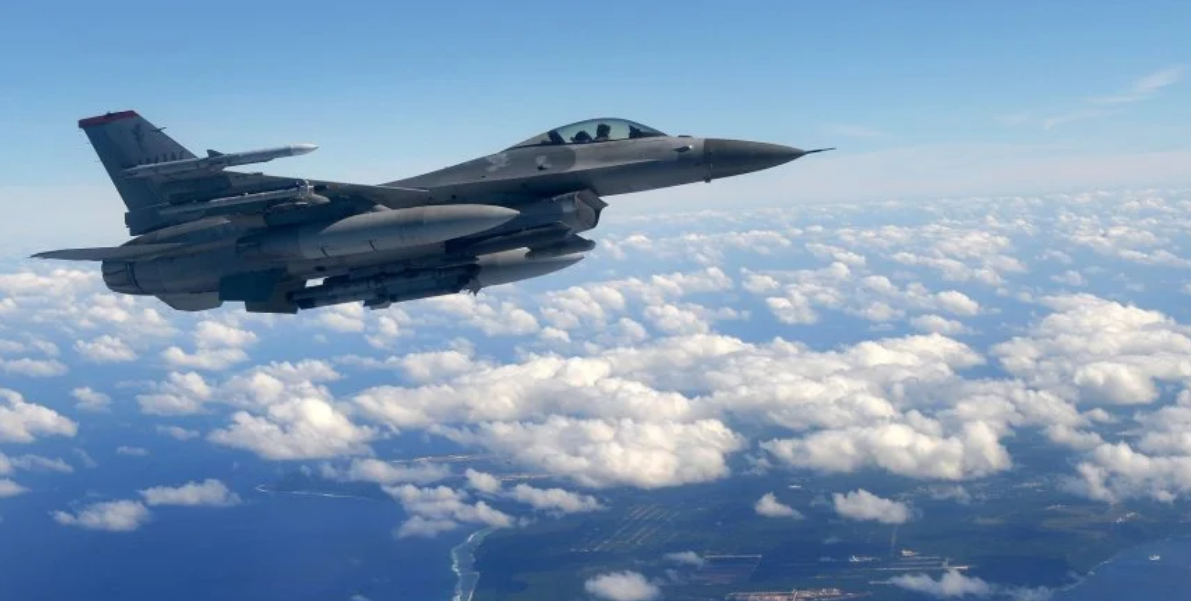 Коли Україна отримає американські F-16? Військовий експерт назвав терміни
