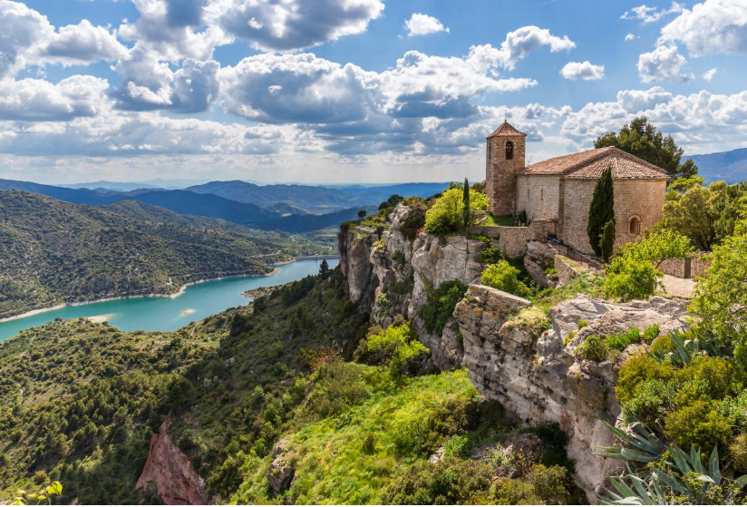 "Найкрасивіше селище Іспанії" відмовилося від титулу через страх навали туристів