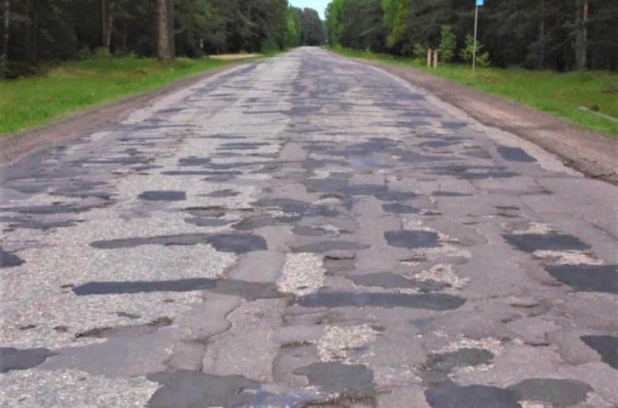 У Мелітополі показали, як окупанти ремонтують дороги: "типова російська розруха"