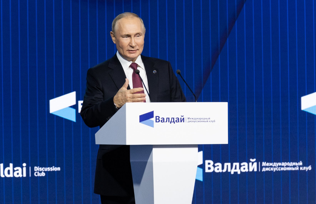 "Побачив на сцені чотирьох різних людей, зовні схожих на президента Росії": політолог про виступ Путіна на Валдаї