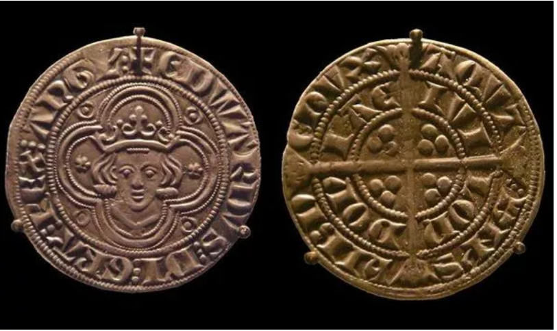 За допомогою металошукача у Шотландії знайшли скарб із тисячою монет епохи короля Едуарда