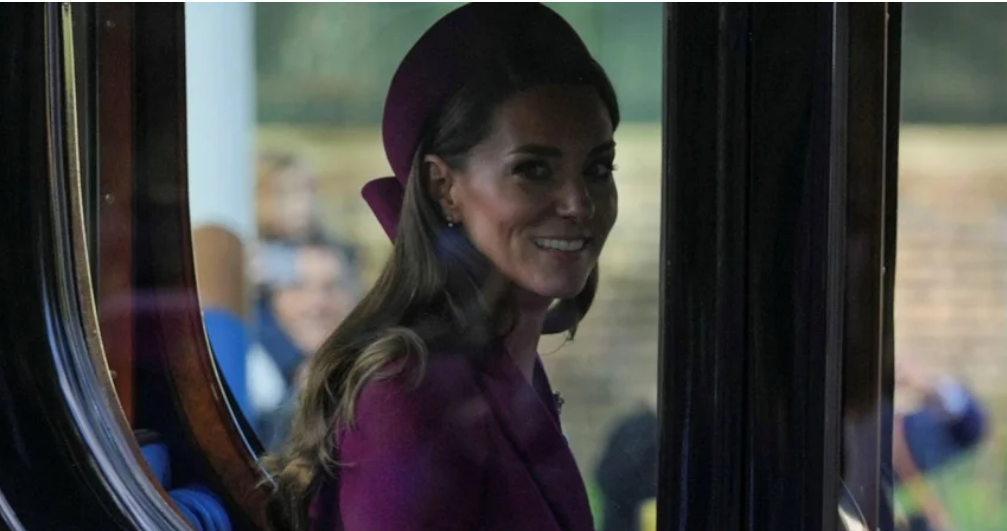 На перший міжнародний прийом Кейт Міддлтон одягла брошку, яка дісталася їй у спадок від принцеси Діани. ФОТО