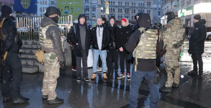 "ПВК Рьодан". У містах України запобігли масовим бійкам підлітків – поліція каже, це російський флешмоб