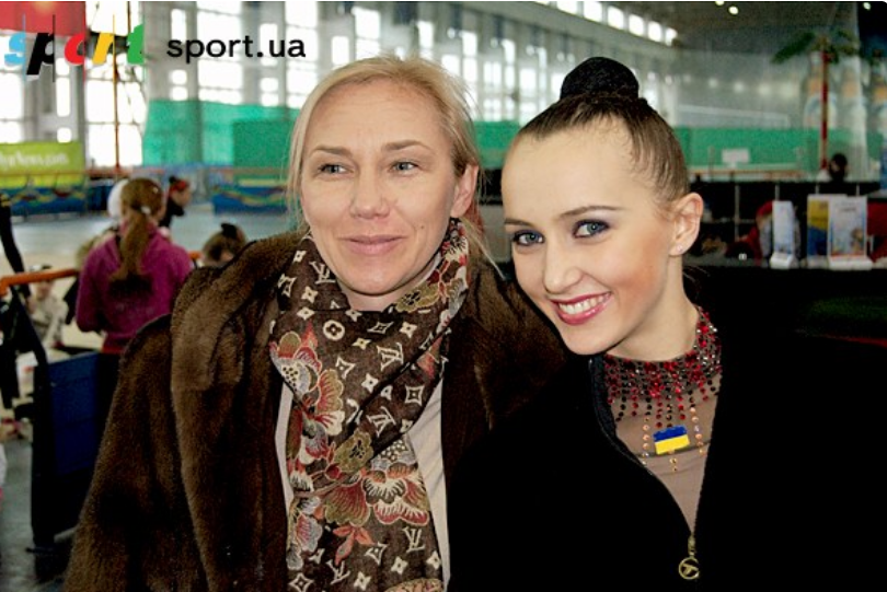 Гімнастка Різатдінова припинила спілкуватися з мамою, яка живе в Криму, через її неоднозначну позицію: "дякую" Путіну