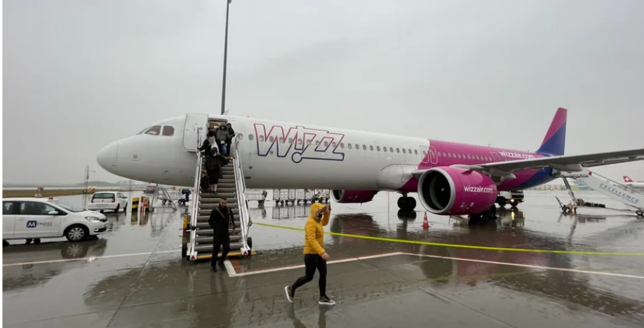 МЗС відреагувало на ситуацію з українським ветераном, якого висадили з літака Wizz Air