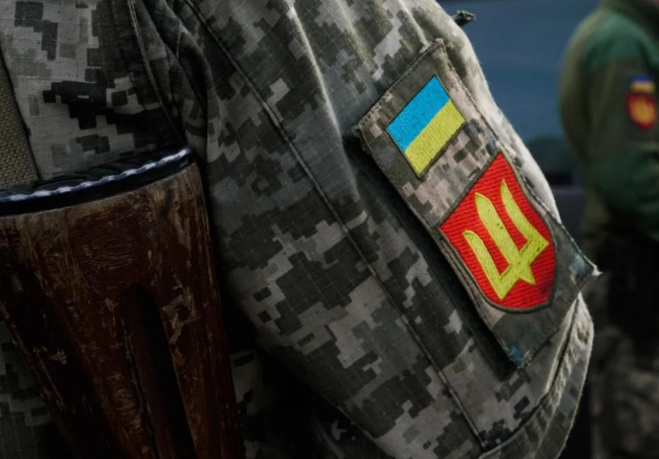 Міноборони закупило куртки та шоломи для ЗСУ за ціною, завищеною втричі – ZN.UA