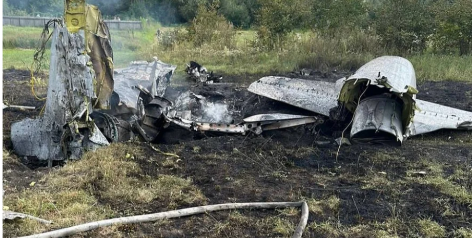 Зіткнення літаків на Житомирщині: експерт пояснив, чому українські льотчики не катапультувалися, і назвав можливу причину загибелі 