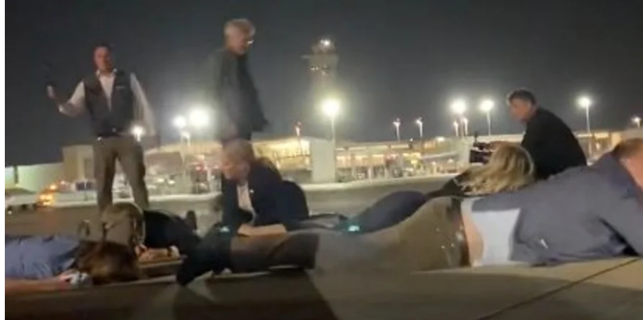 Шольц був змушений лягти на землю в аеропорту Тель-Авіва під час повітряної тривоги