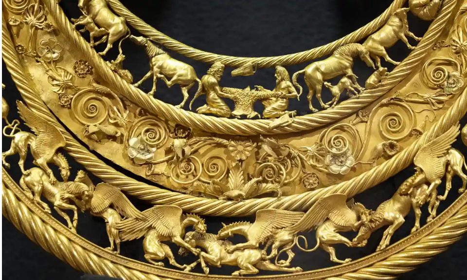 Іспанія конфіскувала викрадені з України золоті артефакти греко-скіфської доби на €60 млн: викрадачів затримано