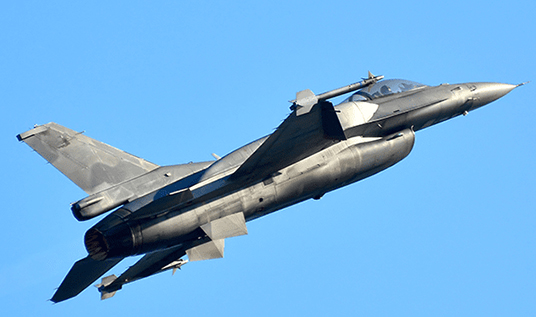 У США винищувач F-16 перехопив літак біля гольф-клубу Трампа
