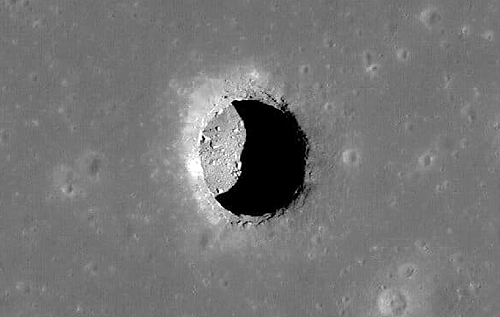 Вчені знайшли на Місяці печери з температурою плюс 17 градусів