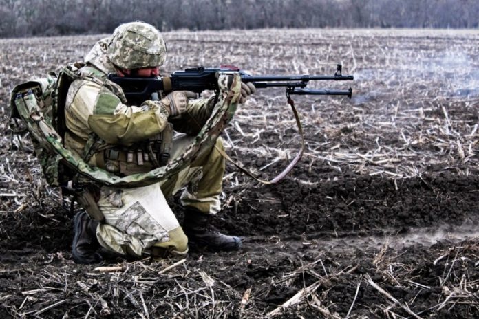 Доба на фронті: збройні формування РФ 7 разів обстріляли українські позиції, поранено двох захисників України