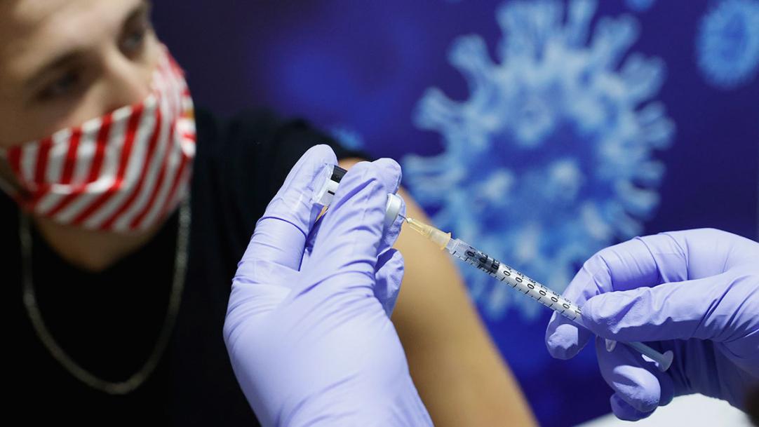 У Німеччині лікар випробовував на собі і добровольцях власну вакцину від COVID-19: на нього завели справу