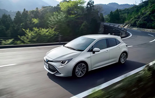 Toyota продаватиме лише електрифіковану Corolla в Європі та Японії