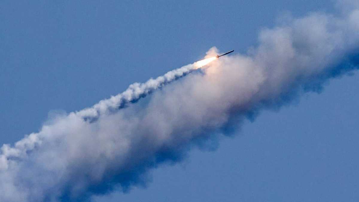 Армія РФ атакувала Київ балістикою