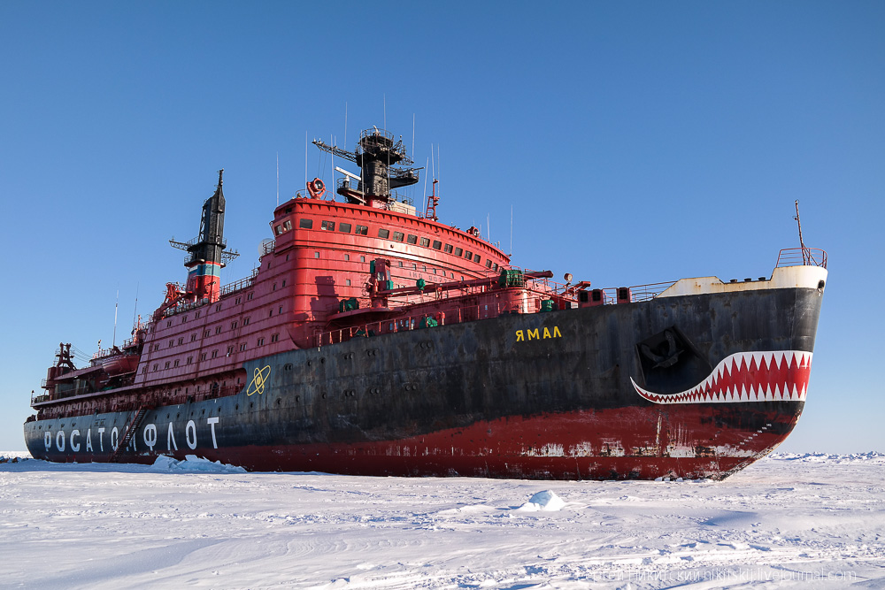 Российские ледоколы класса "Чернобыль 2.0" никуда не плывут