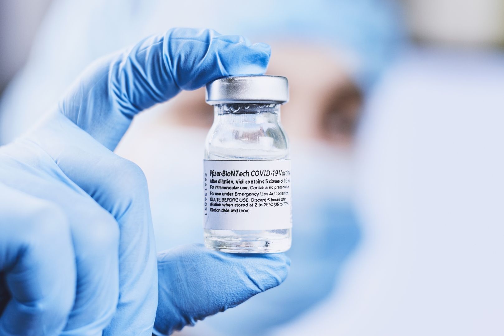 Вакцина Pfizer виявилася до 40 разів менш ефективною проти штаму "Омікрон" – вчені