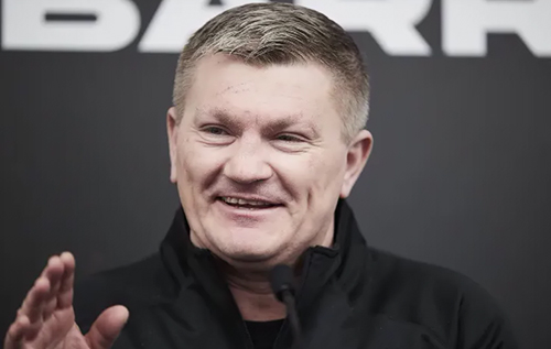 Британський боксер, якого українець відправив нокаутом "на пенсію", відновлює кар'єру