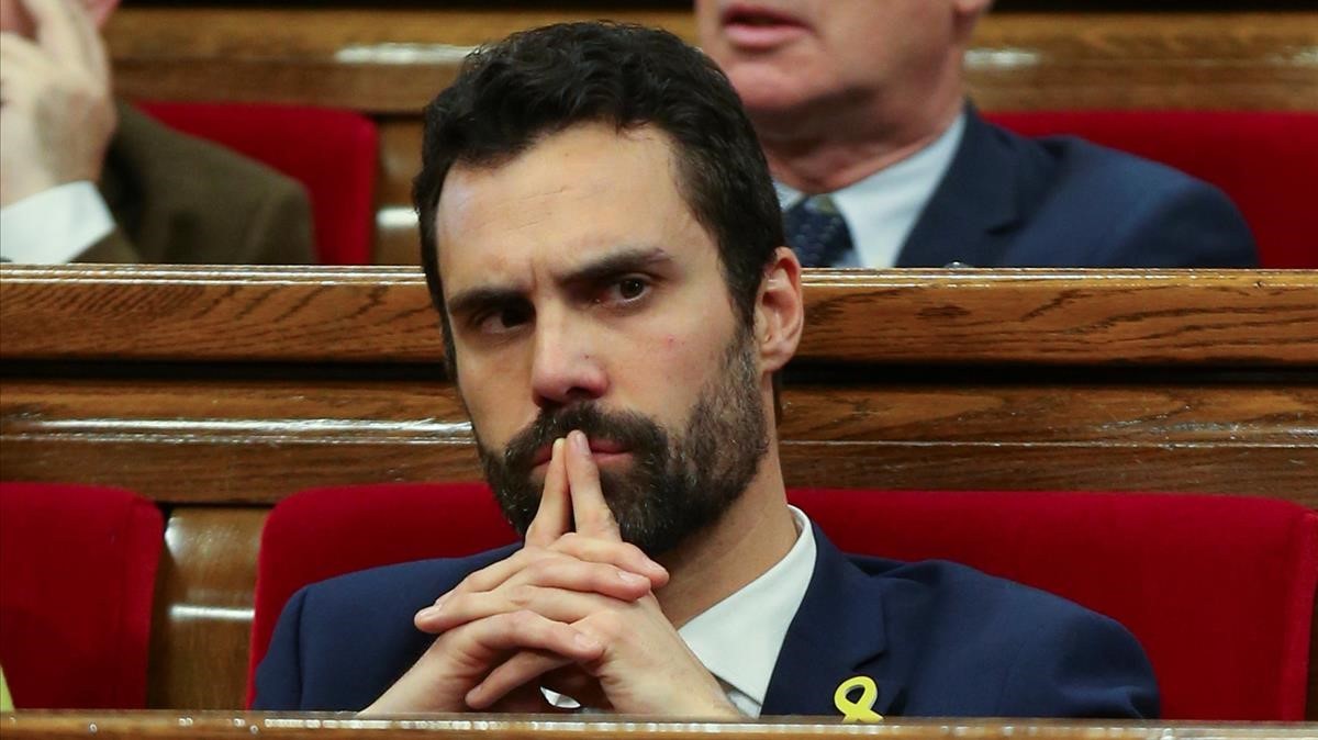 "Політичне шпигунство". Телефон топ-політика з Каталонії був зламаний через WhatsApp — The Guardian