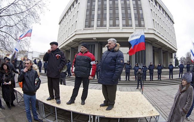 Оккупационные власти Крыма грозятся "национализировать" брошенную недвижимость 