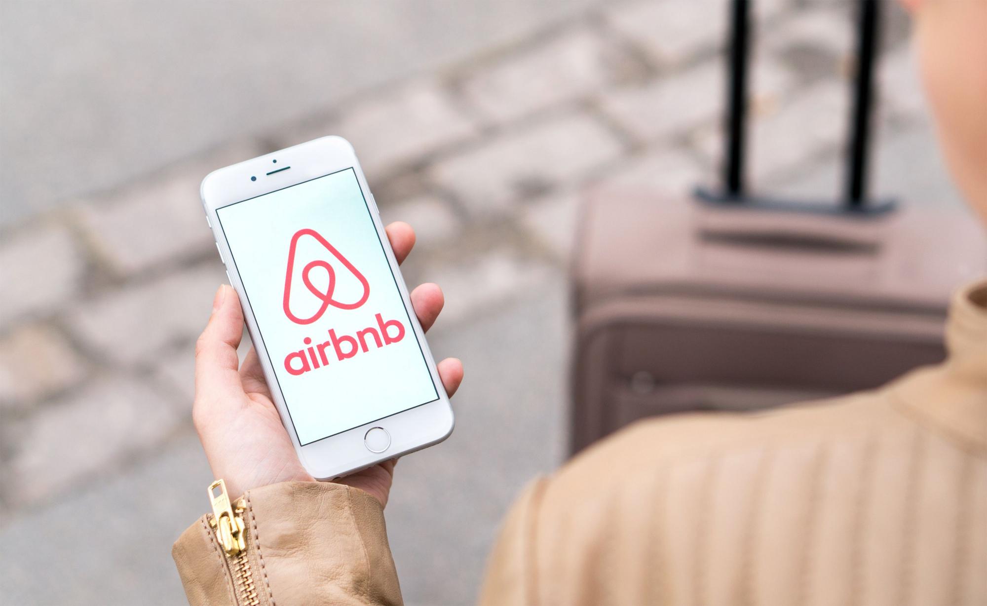Airbnb заборонила проводити вечірки в орендованому житлі