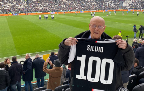 100-летний болельщик принес "Ювентусу" удачу и уехал со стадиона с подарком