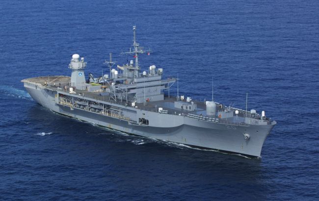 Флагманський корабель флоту США залишає Чорне море